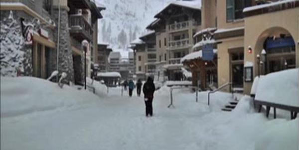 Huge snowfalls in California