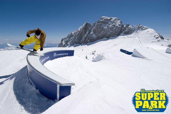 Dachstein Glacier, rider Luki Draxl