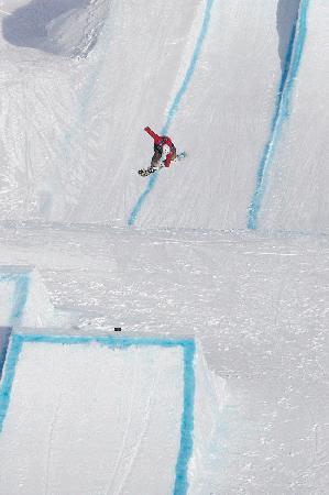 Jenny Jones Qualifies for the BE0_08 finals in the slopestyle