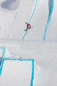 Jenny Jones gets top in the BEO Slopestyle Semis