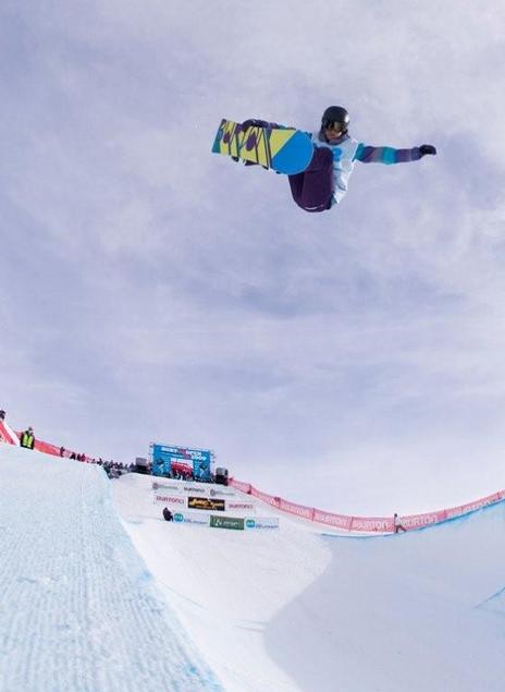 Kelly Clark wins the halfpipe competition at the NZ 09 Burton Open