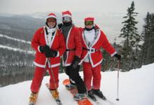 Santa can board for free at Le Massif