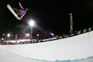 Torah Bright gets gold at Winter X-games 11