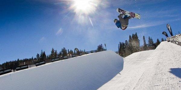 Dom Harington wins halfpipe in 2011 Aspen Open