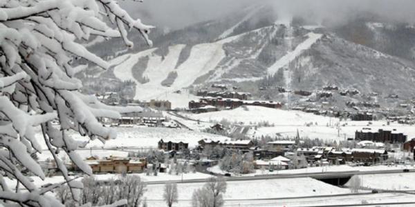 Heavy snow hits the Alps and US