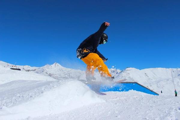 Ticket To Ride Snowboard Instructors