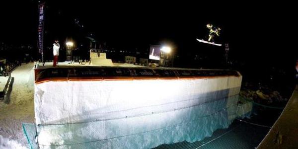 Yale Cousino wins the Straight Jump in Livigno
