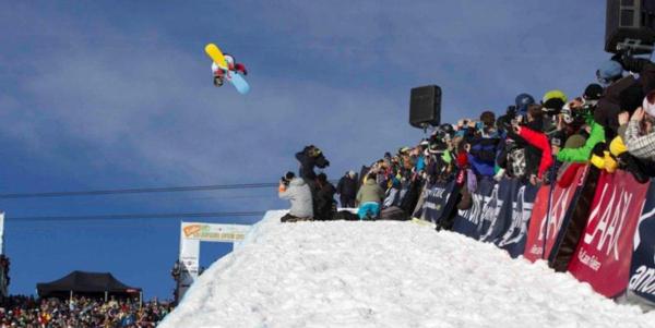 Peetu and Kelly Clark win halfpipe at BEO11