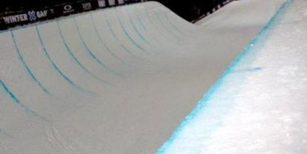 Kelly Clark sticks a 1080 in X-Games Halfpipe