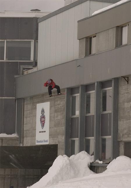 Ryan Davis, cable car station drop, Laax - BRITS 2008
