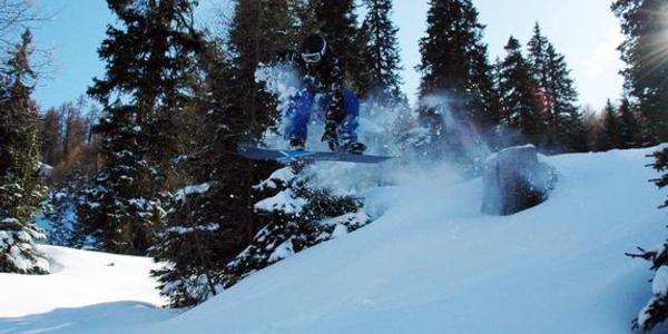 Winter refuses to go away - world snow update