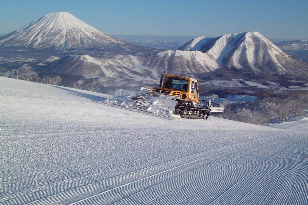 Rusutsu piste bashing