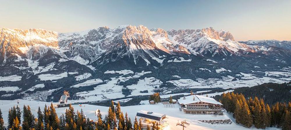 thumb-Brandstadl-Bergstation-Scheffau-in-SkiWelt-Wilder-Kaiser-Brixental-mit-Panoramablick-zum-Wilden-Kaiser-bei-Sonnenaufgang.jpg