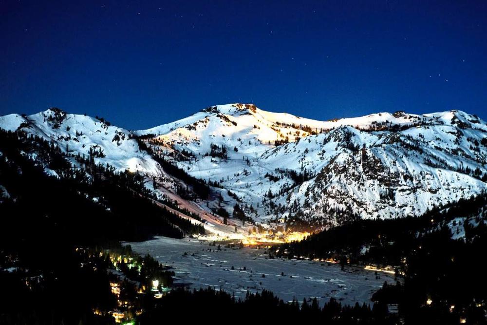 Squaw Valley Resort Guide World Snowboard Guide