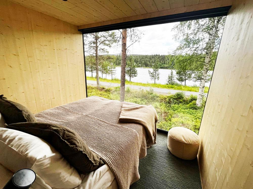 Kuuru-Lakeside-suite-room-with-a-view.jpg