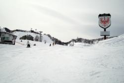 Ishiuchu pistes and Tirol sign