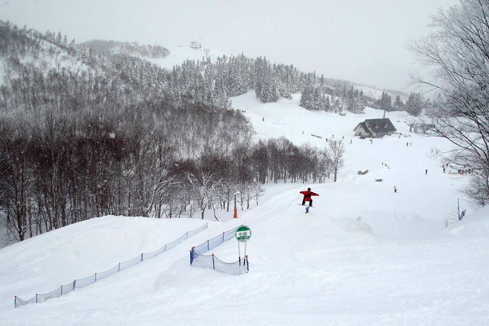 Gala Yuzawa terrain park