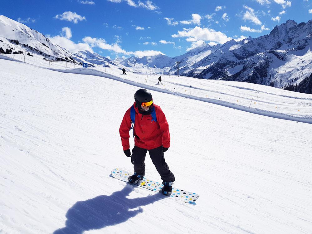 Snowboarder on the Ahorn Mayrhofen