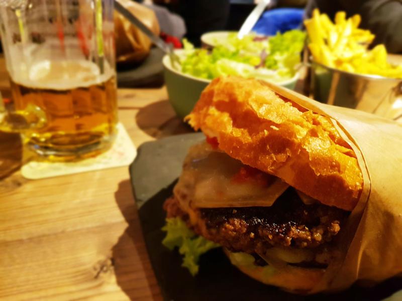 Crans Montana Burger Lounge