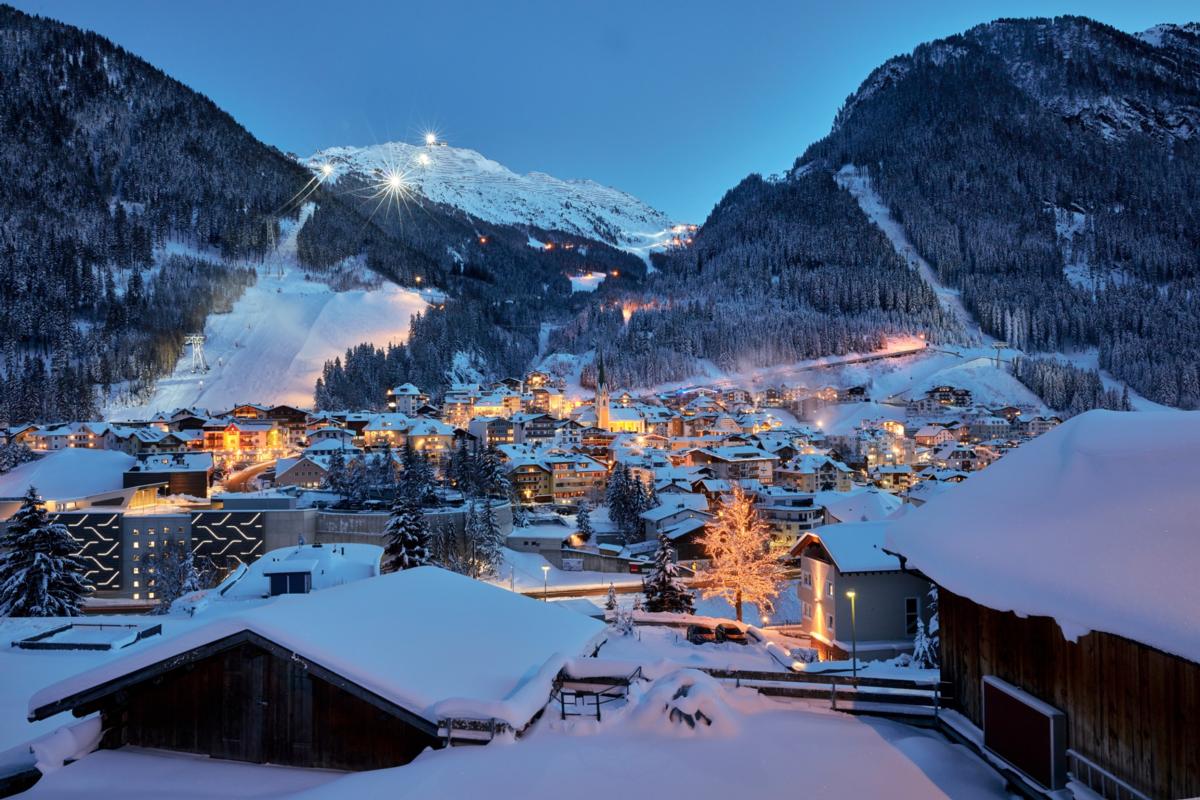 ischgl town at night