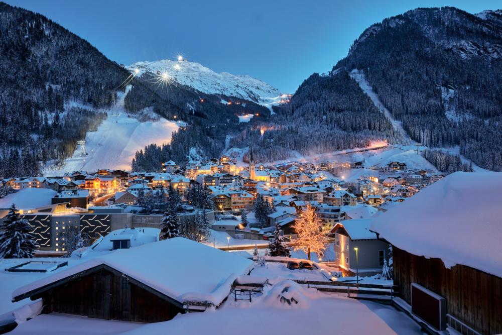 ischgl town at night