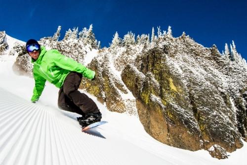 Mission Ridge Snowboarder