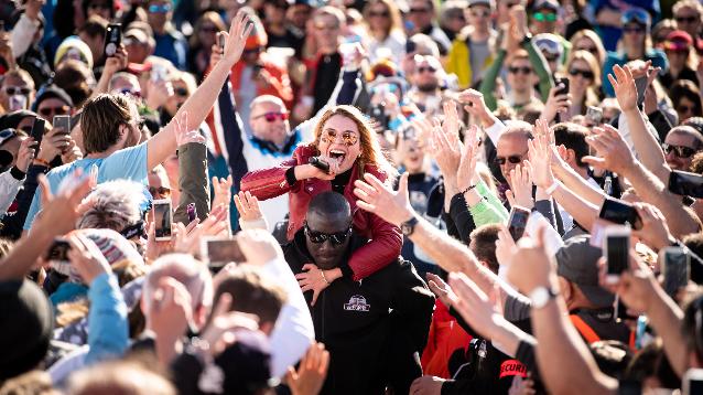 Hyphen Hyphen Rock the Pistes
