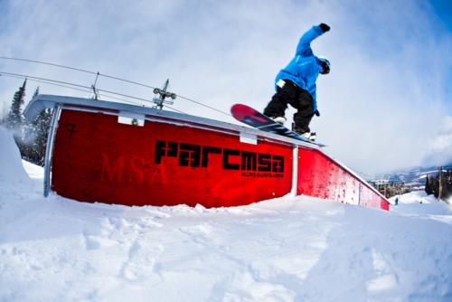 Mont Saint Anne Snowboarder