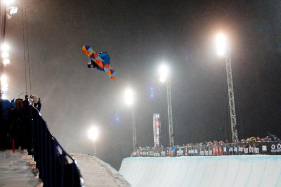 Kelly Clark wins womens 2011 X Games Europe SuperPipe