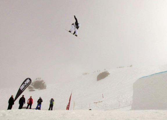 Peetu Piiroinen wins the 2010 Big Air at the Junior World Champs