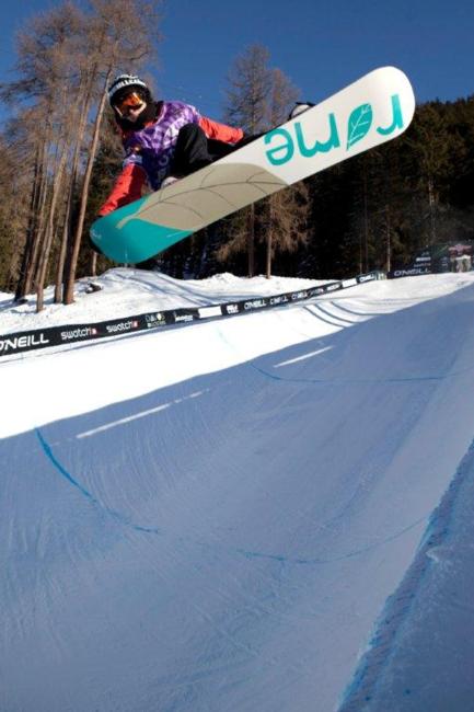 Womens halfpipe qualification, rider: Helen Nadig