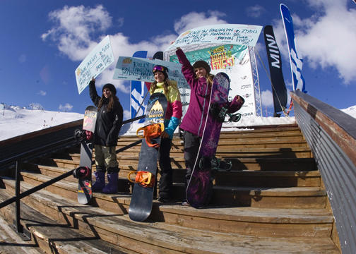 Women's Podium Half Pipe, Burton High Fives.