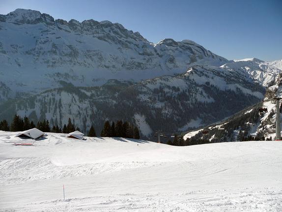 Champery Blue under grand Paradis