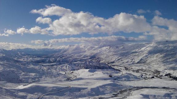 Looking down the Cardrona Valley towards Lake Wanaka, from Cardrona Alpine Resort.