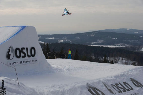 Jamie Anderson wins 2011 Arctic Challenge