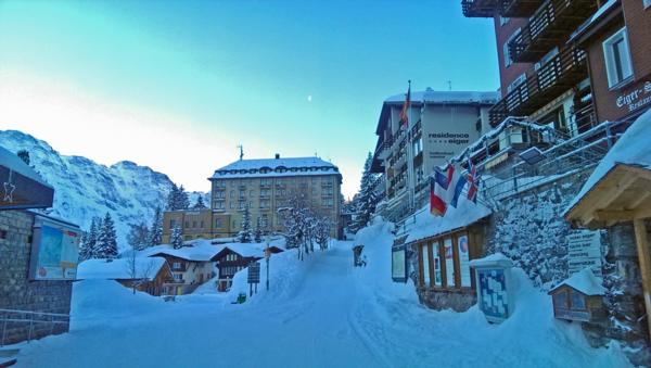 Mürren village toward hotel Regina